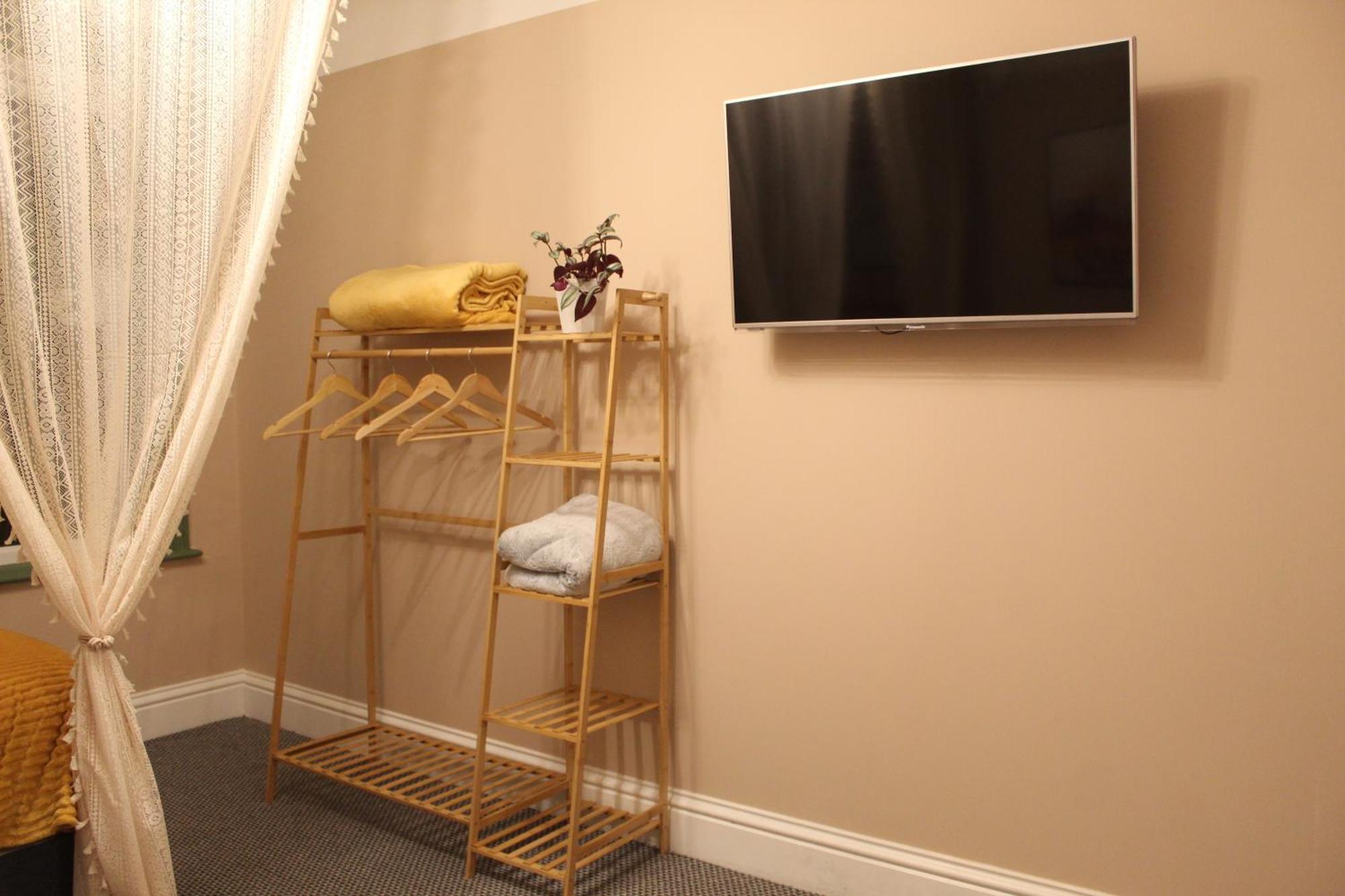 Peacehaven Retreat - 4 Minutes From The Beach! Pet Friendly! 웨이머스만 외부 사진