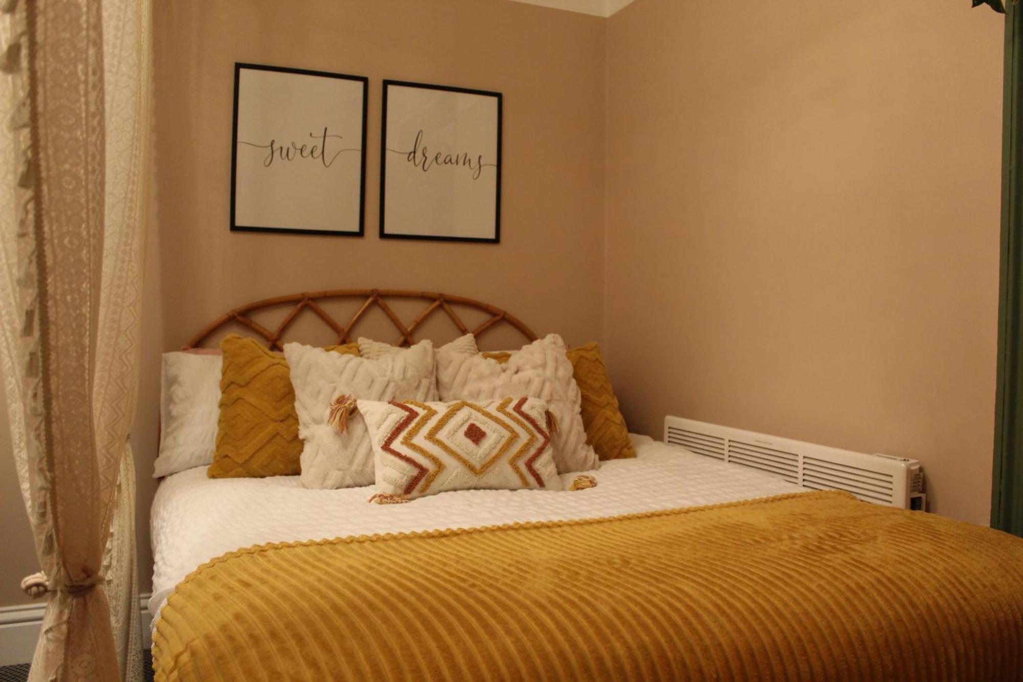 Peacehaven Retreat - 4 Minutes From The Beach! Pet Friendly! 웨이머스만 외부 사진