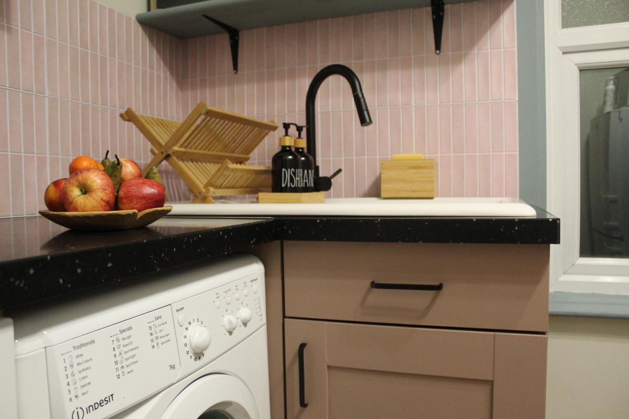 Peacehaven Retreat - 4 Minutes From The Beach! Pet Friendly! 웨이머스만 외부 사진