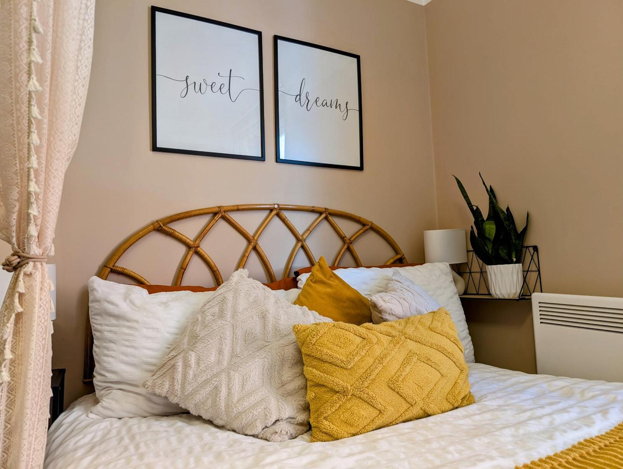 Peacehaven Retreat - 4 Minutes From The Beach! Pet Friendly! 웨이머스만 외부 사진