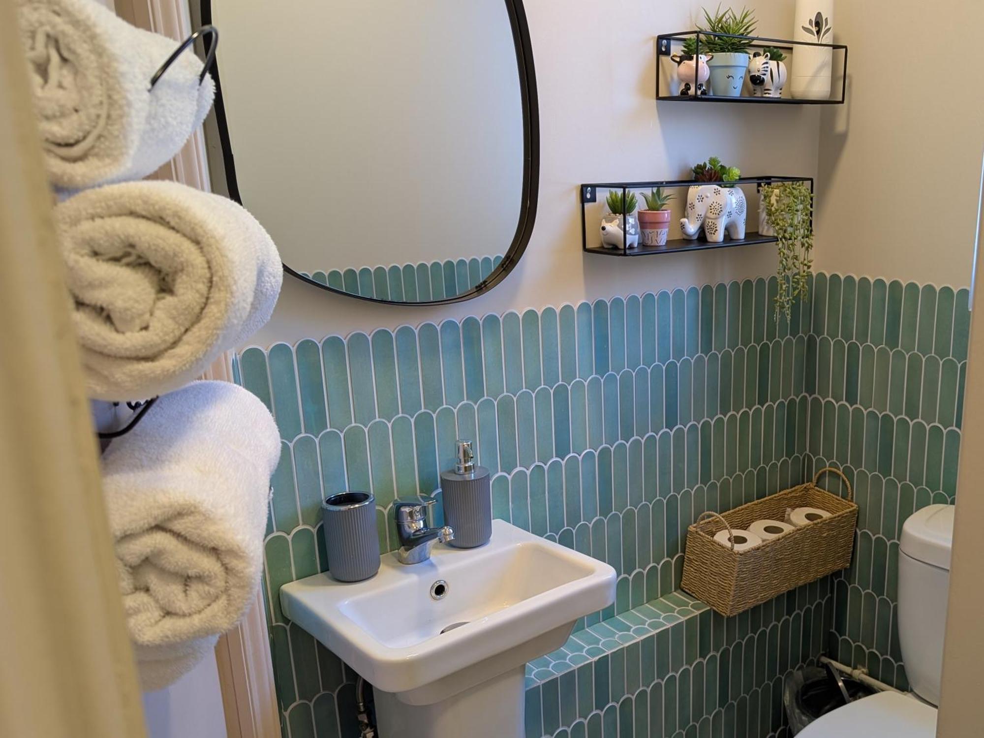 Peacehaven Retreat - 4 Minutes From The Beach! Pet Friendly! 웨이머스만 외부 사진