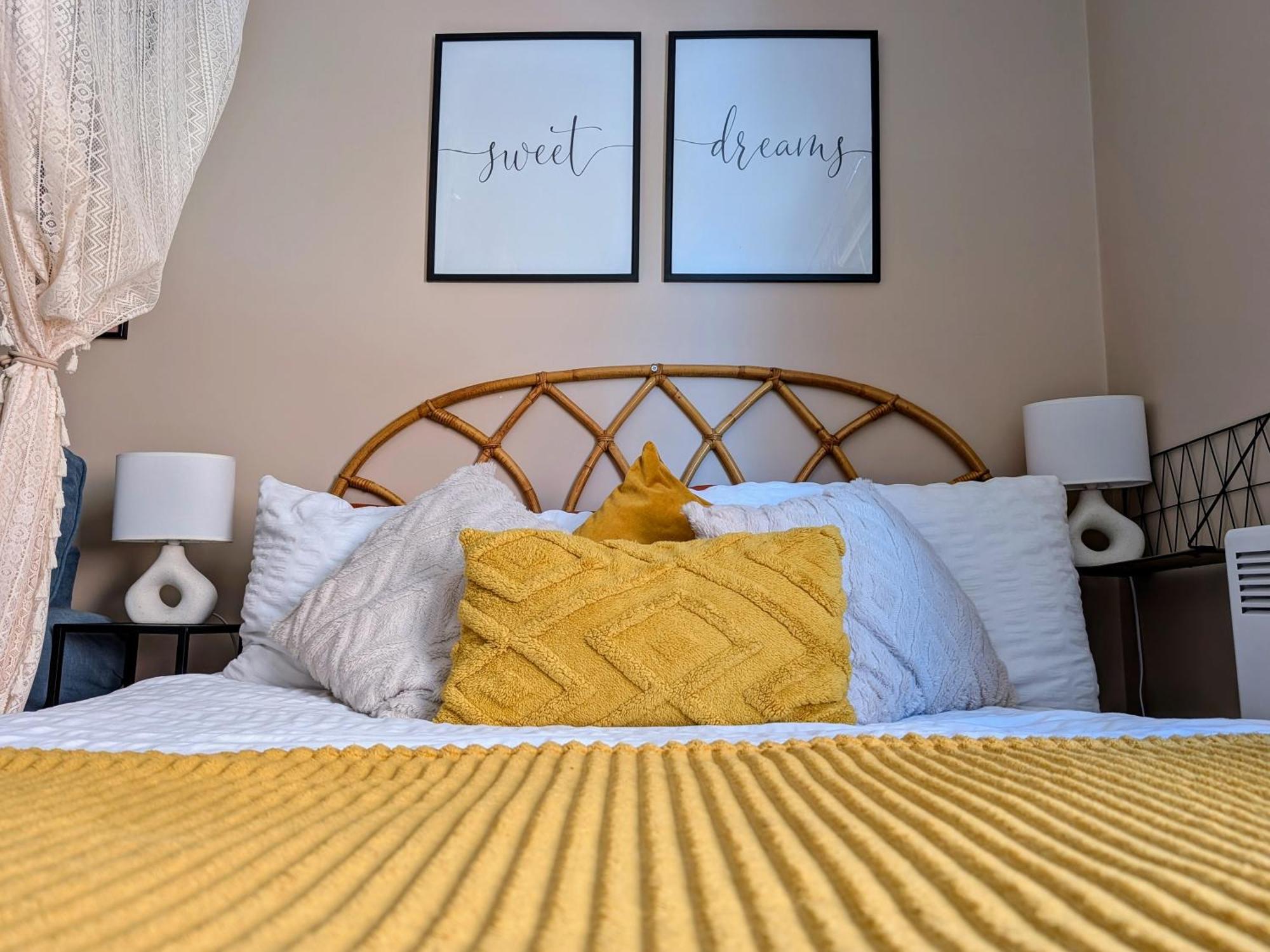 Peacehaven Retreat - 4 Minutes From The Beach! Pet Friendly! 웨이머스만 외부 사진