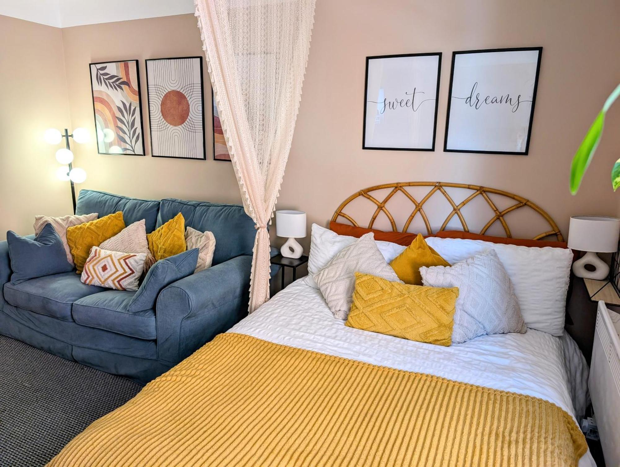 Peacehaven Retreat - 4 Minutes From The Beach! Pet Friendly! 웨이머스만 외부 사진